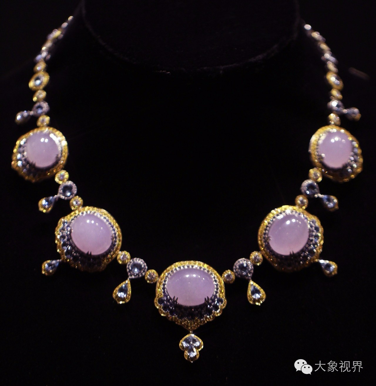 美艳洋模带您私家欧洲之旅!