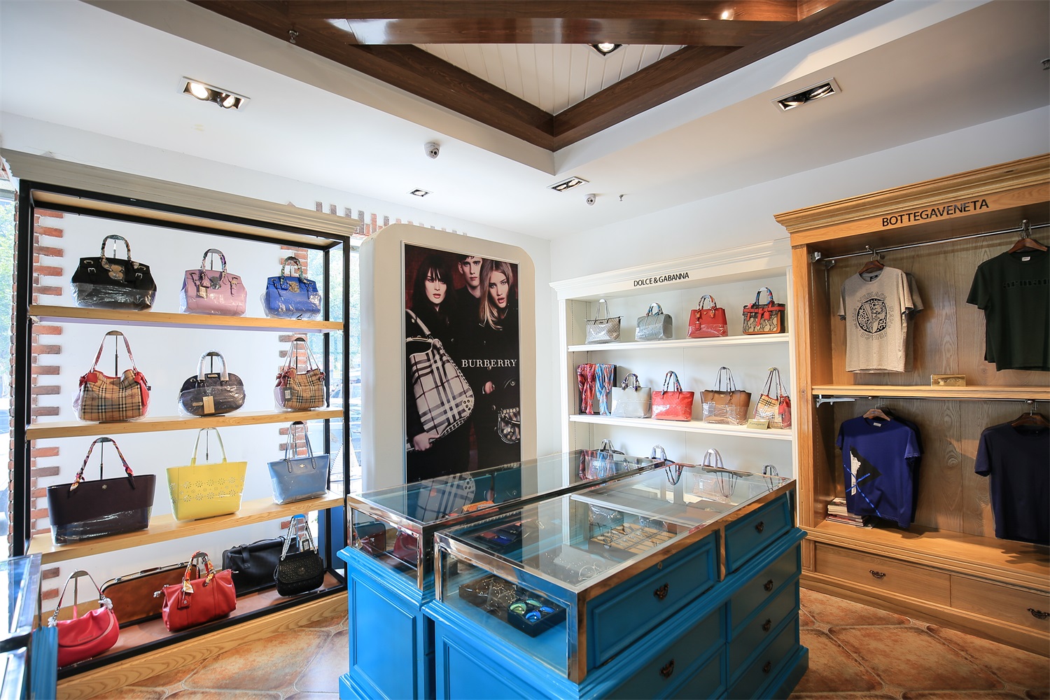 襄阳思新设计--马戈雷特奢侈品集合店