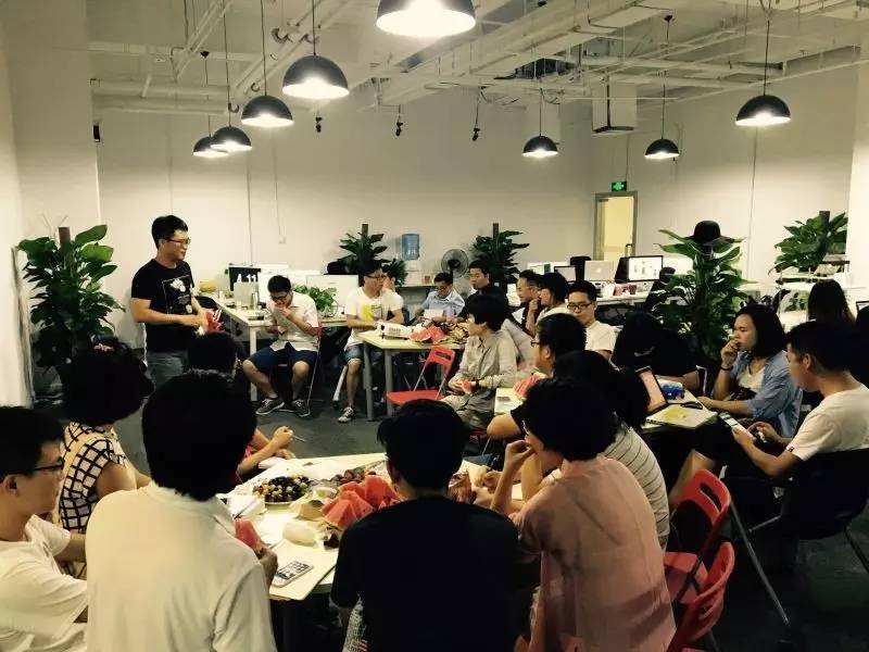 1年时间发展20万用户，一所互联网人在线大学是怎样炼成