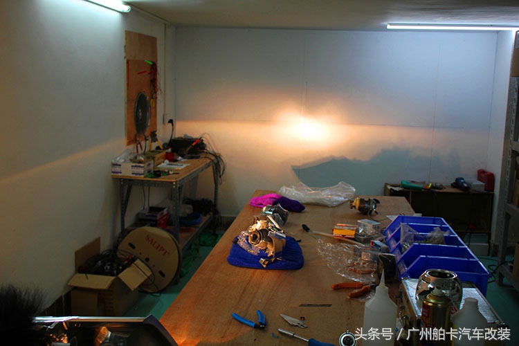 大灯改装不能直接晃远光,卤素灯泡直接换氙气灯泡可以吗