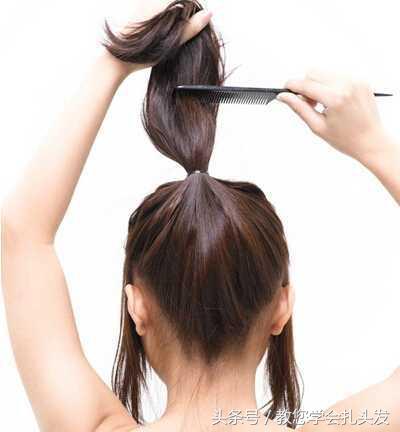 减龄双花苞头的扎法教程,花苞头的简单扎法中长发