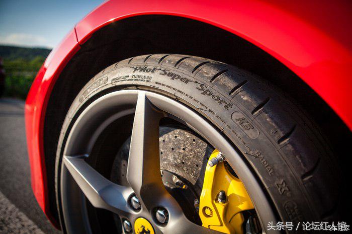 法拉利488评测重装上阵,法拉利488拆车视频