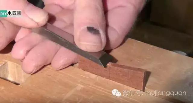 不一样的榫卯,一个能拼接,也能加固木板的蝴蝶榫