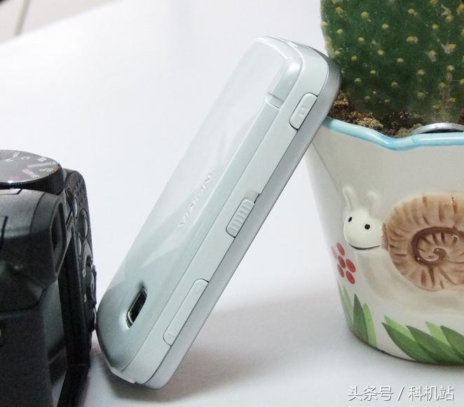 现在还有人用诺基亚8800吗,有多少人用过诺基亚手机