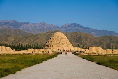 西夏皇陵为什么叫东方金字塔,西夏东方金字塔是哪个陵墓