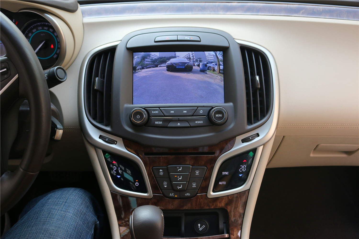 13款别克君越智能导航,别克君越最好的导航一体机