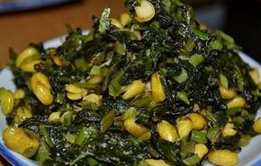 你想不想吃蛋炒饭,雪里红炒肉沫配米饭