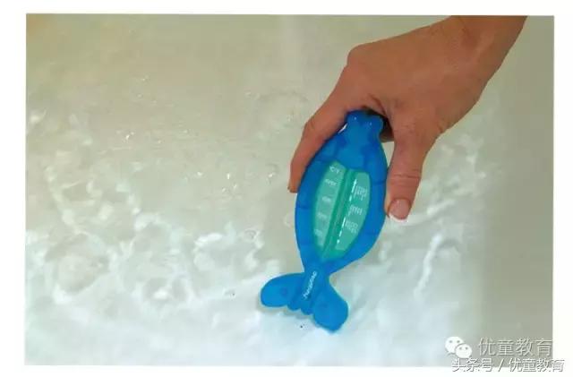 怎么给宝宝洗澡一岁以内,宝宝洗完澡怎样给宝宝做抚触