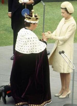 英国女王的衣橱,英国女王奢华礼服