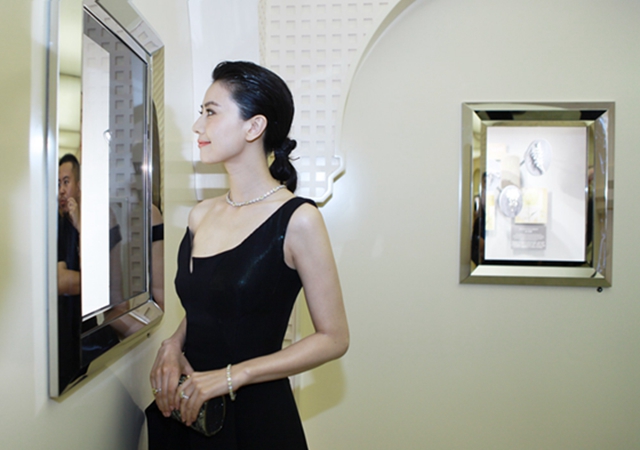 马尾都是明星范儿，又到头发起电时，你怎么办？