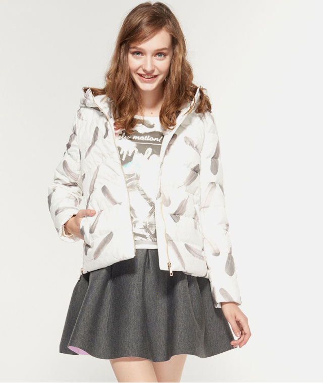 羽绒服温暖来袭,保暖又好看羽绒服冬季新款