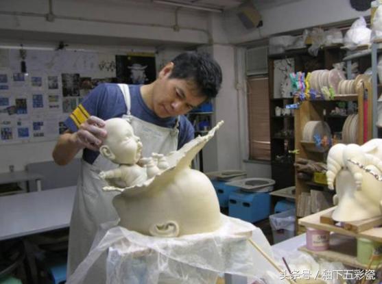 从警察转变成一个军人,成为表情包的创作者需要什么