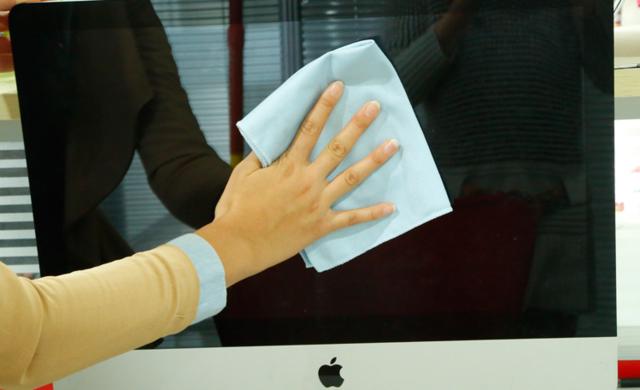 玻璃上的漆的清洁方法,玻璃脏了不好擦教你一招轻松解决