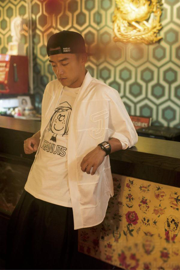 袁姗姗雪地靴视频,袁姗姗穿过膝长靴街拍