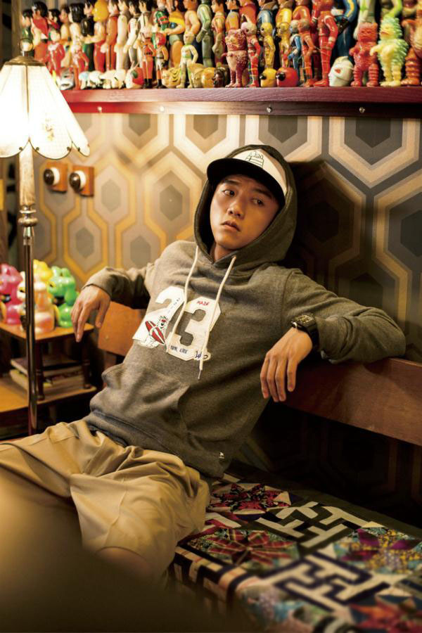 袁姗姗雪地靴视频,袁姗姗穿过膝长靴街拍