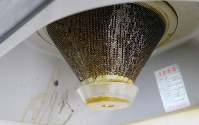 油烟机太脏有什么小妙招吗,油烟机太脏了教你一招轻松搞定