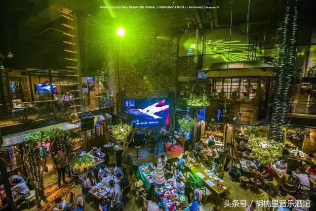 2年160家店，1天15小时的文艺时光，这家酒馆是怎么做到的