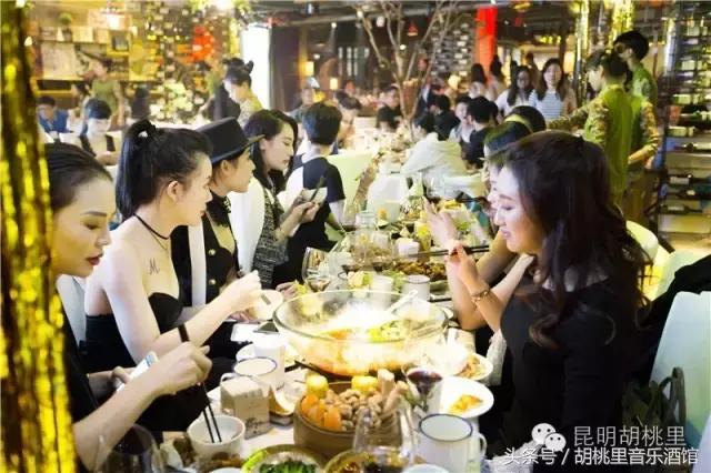 2年160家店，1天15小时的文艺时光，这家酒馆是怎么做到的