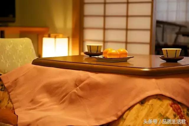 有了神奇的桌子，你和猫星人再也不怕冷了！