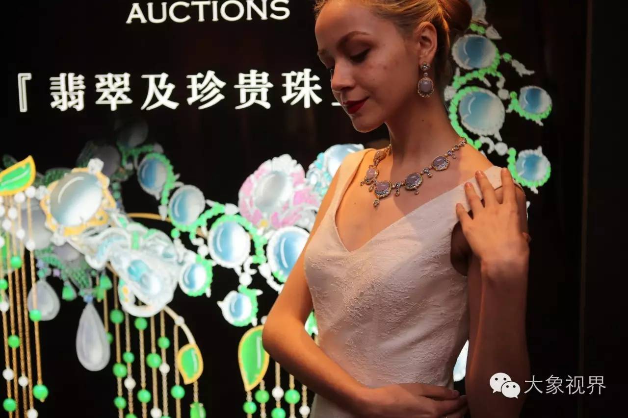 美艳洋模带您私家欧洲之旅!