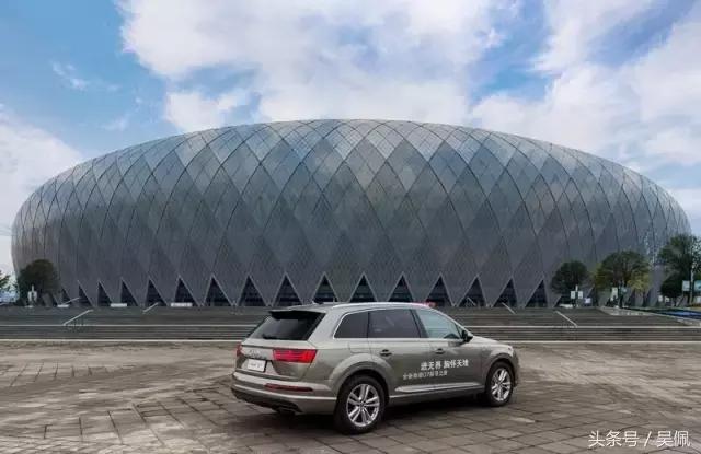 奥迪q73.0t最新版驾驶体验,奥迪q72.0t是什么发动机