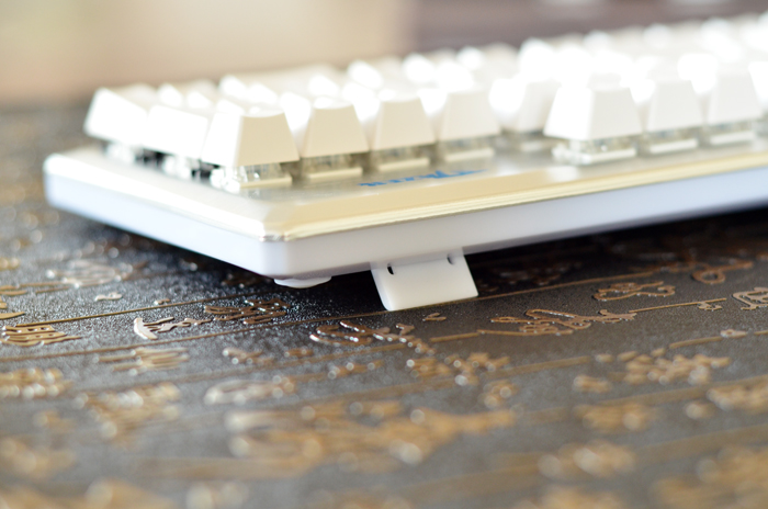 瀹滃崥鏈烘閿洏k727鐏晥,瀹滃崥k725涓冨僵鎮诞鑳屽厜娓告垙閿洏