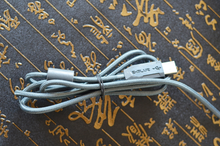 瀹滃崥鏈烘閿洏k727鐏晥,瀹滃崥k725涓冨僵鎮诞鑳屽厜娓告垙閿洏