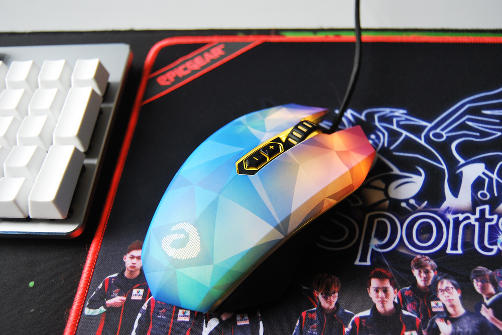 热搜第一的鼠标牧马人升级了！——钻石版牧马人评测