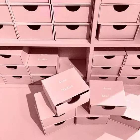 baby杨幂走秀,杨幂baby同框滑雪