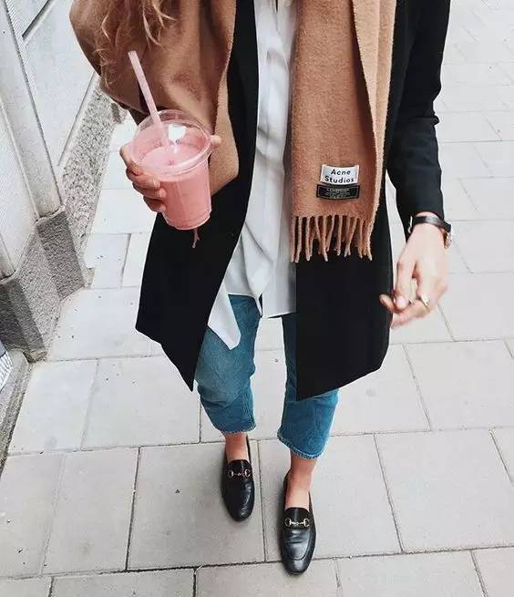 baby杨幂走秀,杨幂baby同框滑雪