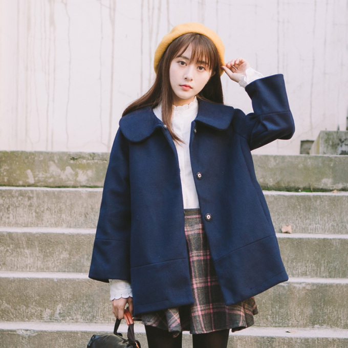 斗篷大衣怎么搭配才好看,斗篷大衣黑色怎么内搭