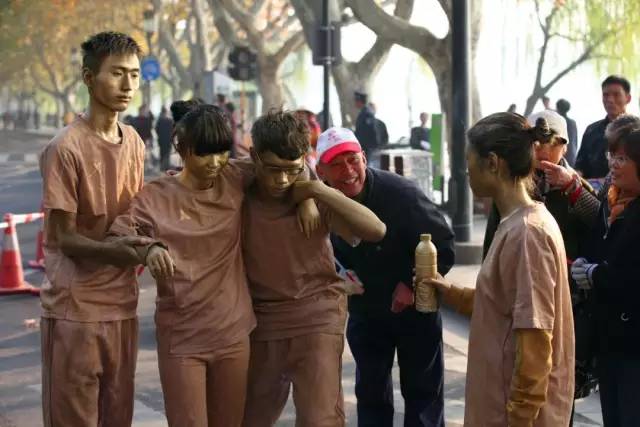 小微拼尽洪荒之力，全程记录杭马！杭州人30年前这样开跑