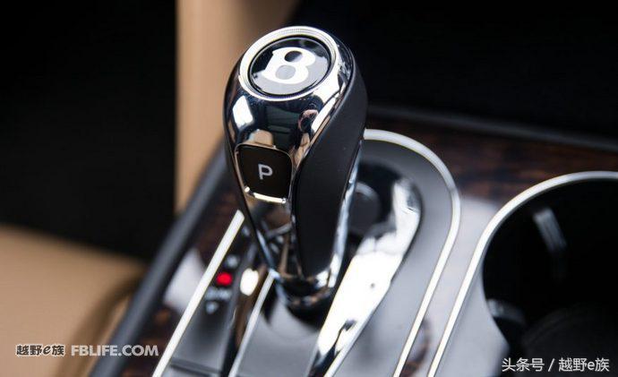 添越vs揽胜大小,添越实车对比揽胜