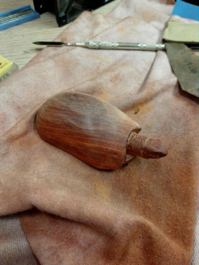 从朋友那抢了块料子,心情不好雕个乌龟王八蛋!