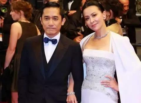 网友说,他的眼神无法以言语来形容