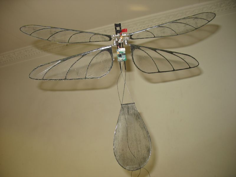 遥控可以在室内玩的飞行器玩具,一款遥控飞行玩具