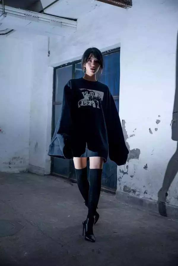 oversize卫衣怎么穿好看,oversize卫衣穿什么裤子