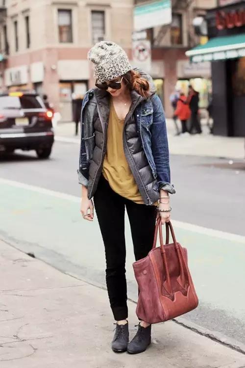 好冷啊！我只想躲进羽绒服里装成一个时髦的瘦子！