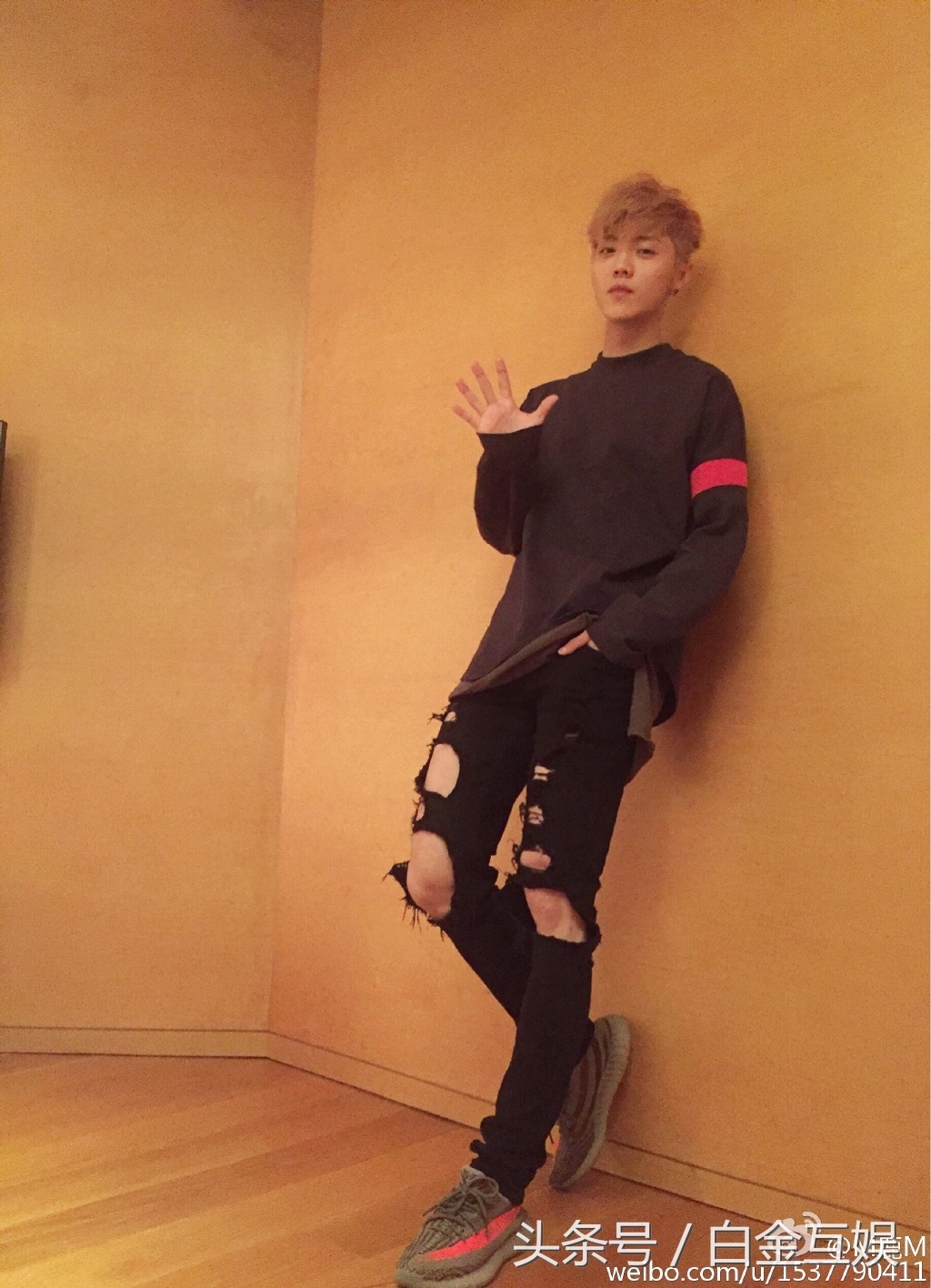 鹿晗穿破洞裤,鹿晗穿秋裤完整版