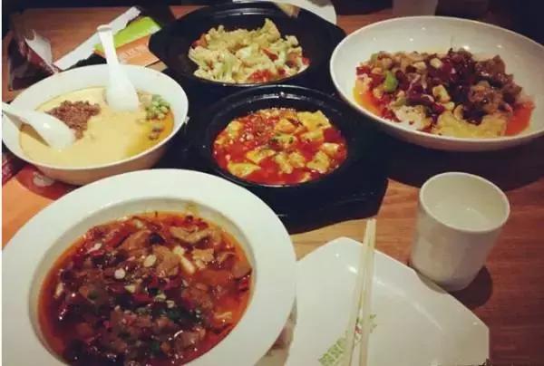 哈尔滨这十家苍蝇馆子,哈尔滨出名的俄罗斯湖滨餐厅