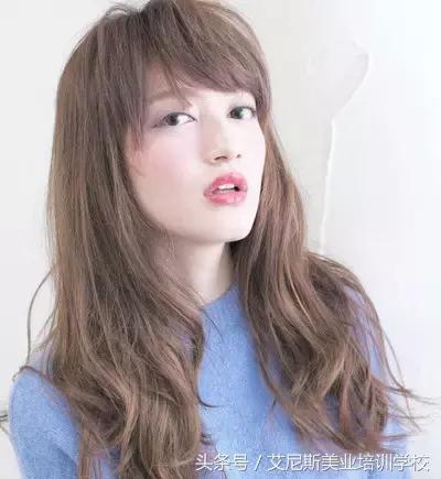 额头窄头发多适合什么刘海发型,发际线高的人适合什么刘海发型