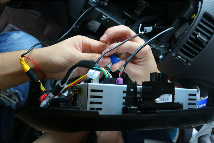 大屏中控的诱惑畅影起亚K3装10.4寸竖屏导航一体机