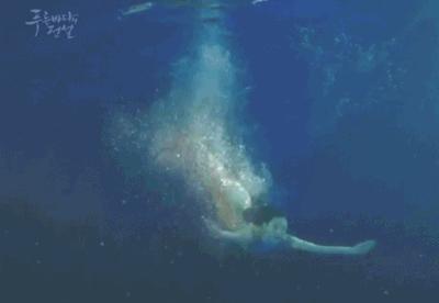 全智贤惊艳瞬间蓝色大海的传说,全智贤蓝色大海的传说紫色穿搭