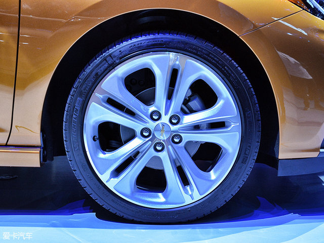 14款科鲁兹两厢掀背测评,2014款雪佛兰科鲁兹两厢1.6l改装