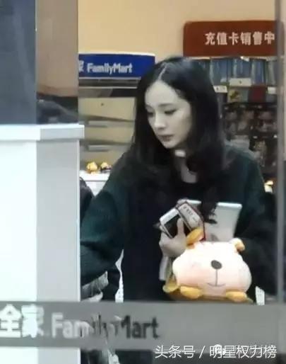 实拍偶遇陈伟霆赵丽颖张艺兴,赵丽颖陈伟霆卡通