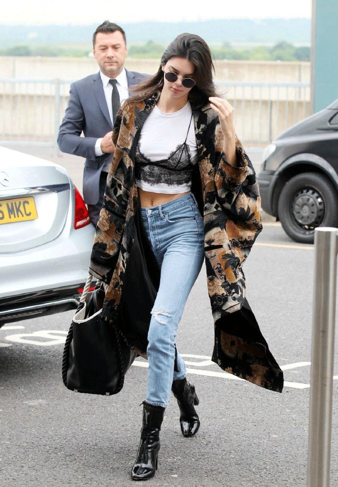 这条礼仪小姐的“迎宾带”,竟然被日日、袁姗姗……抢披上身!