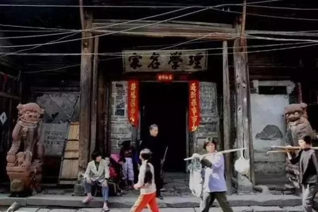 这个村庄一千年前建了个生态下水道，全村至今不淹水，生物还活着