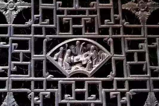 这个村庄一千年前建了个生态下水道，全村至今不淹水，生物还活着