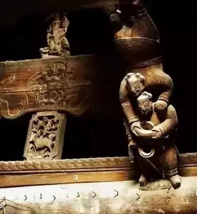 这个村庄一千年前建了个生态下水道，全村至今不淹水，生物还活着