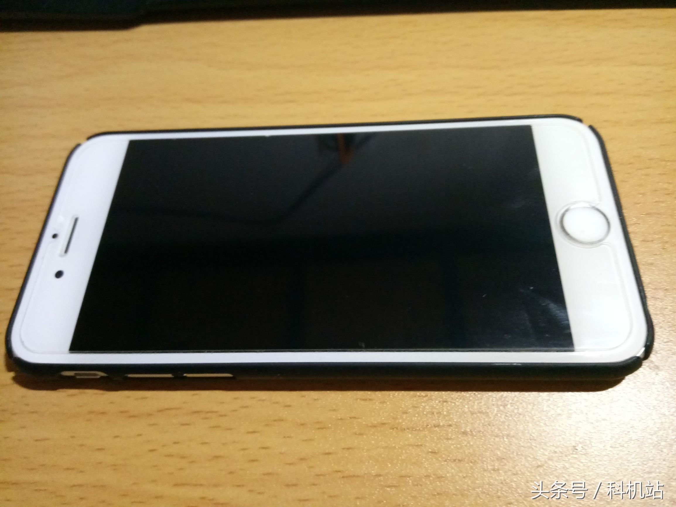 iphone手机有电突然关机,iphone6为什么会自动关机